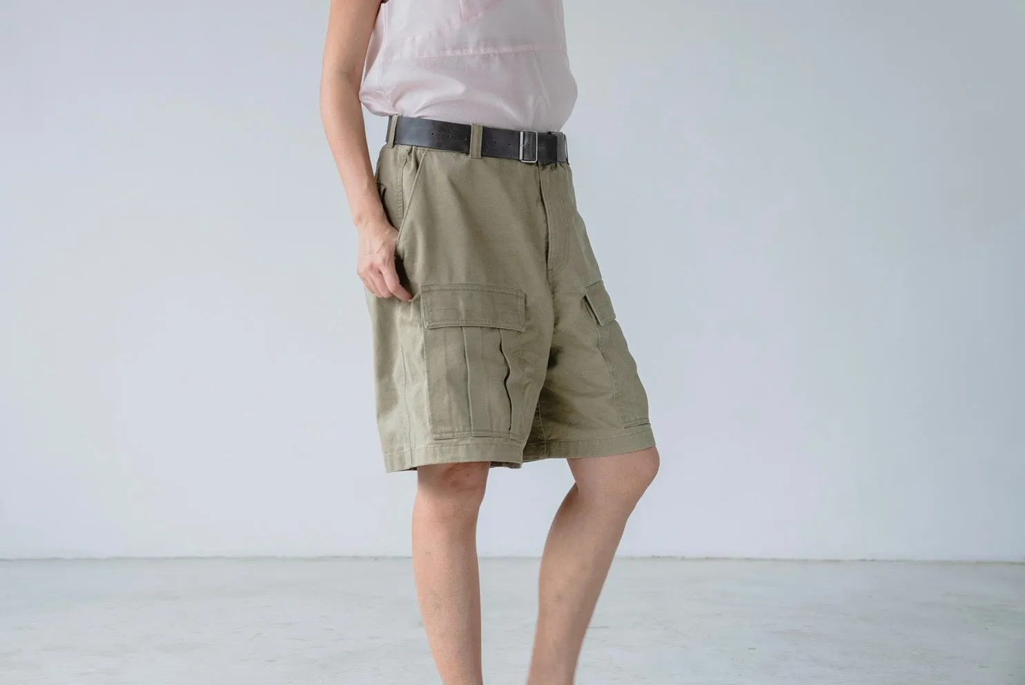 BEIGE  OVERSIZED CARGO SHORTS 🌟BEST BUY🌟
