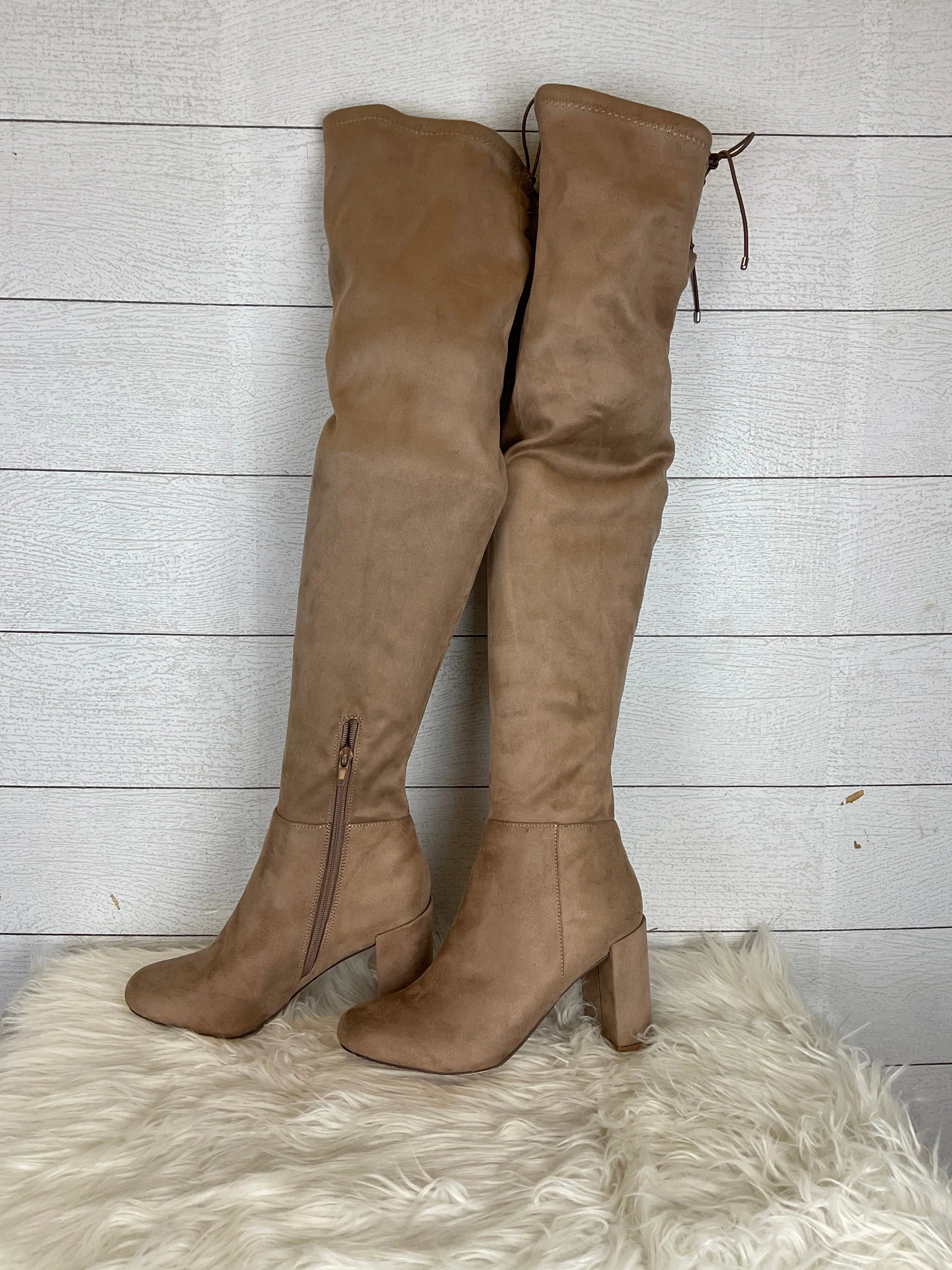 Boots Knee Heels By Chinese Laundry  Size: 6.5