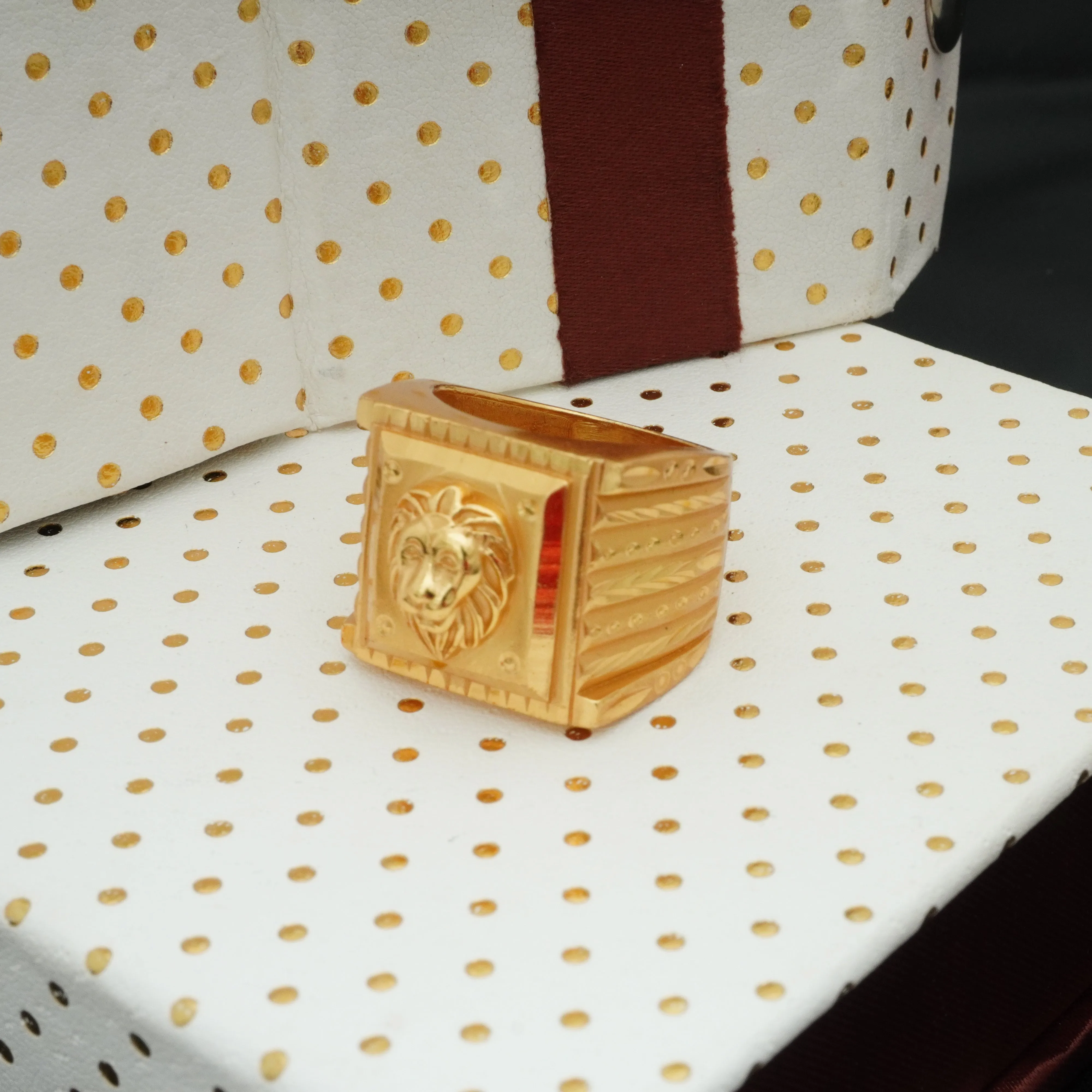 Freemen Emboss Lion v2 Golden Square Ring  - FMRI08