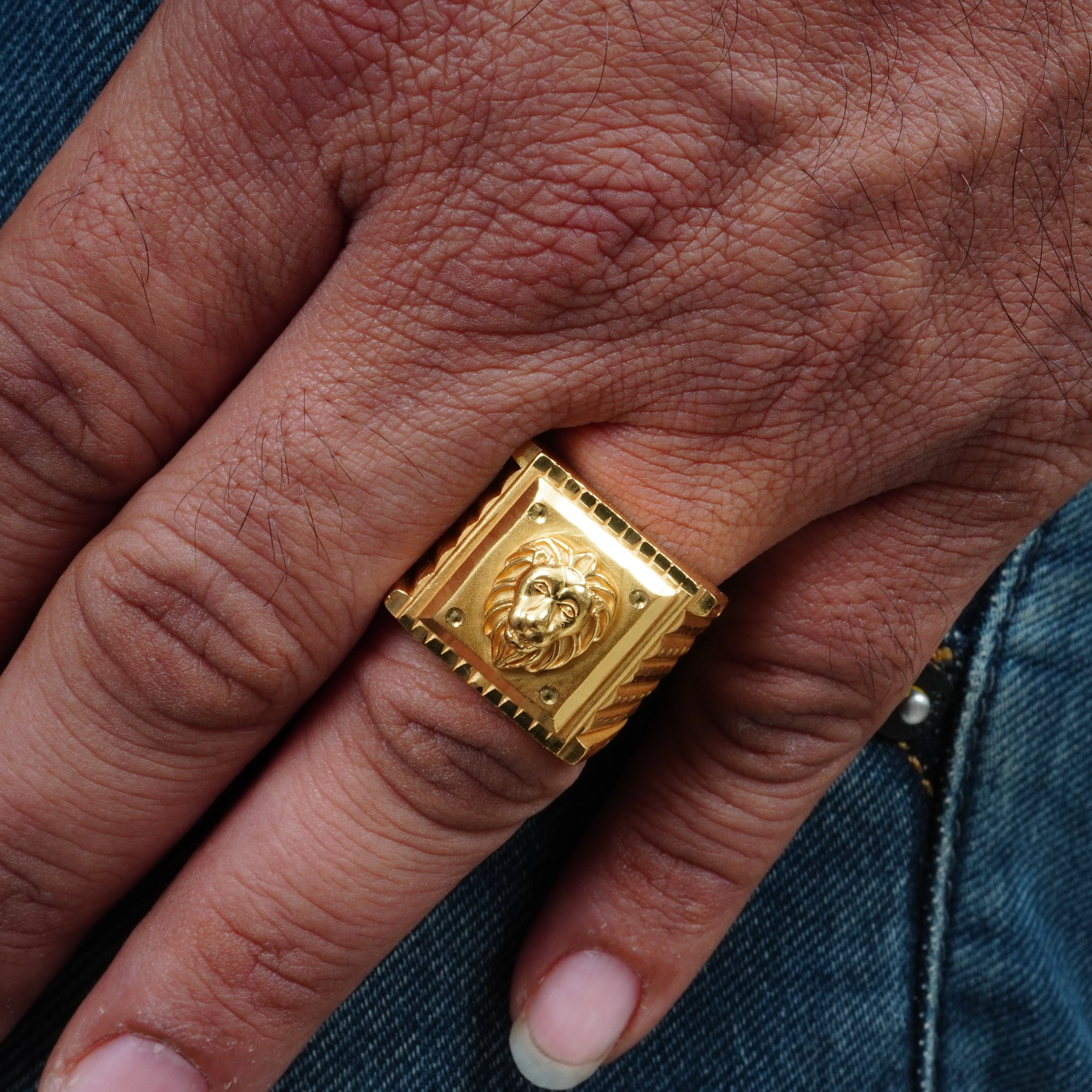 Freemen Emboss Lion v2 Golden Square Ring  - FMRI08