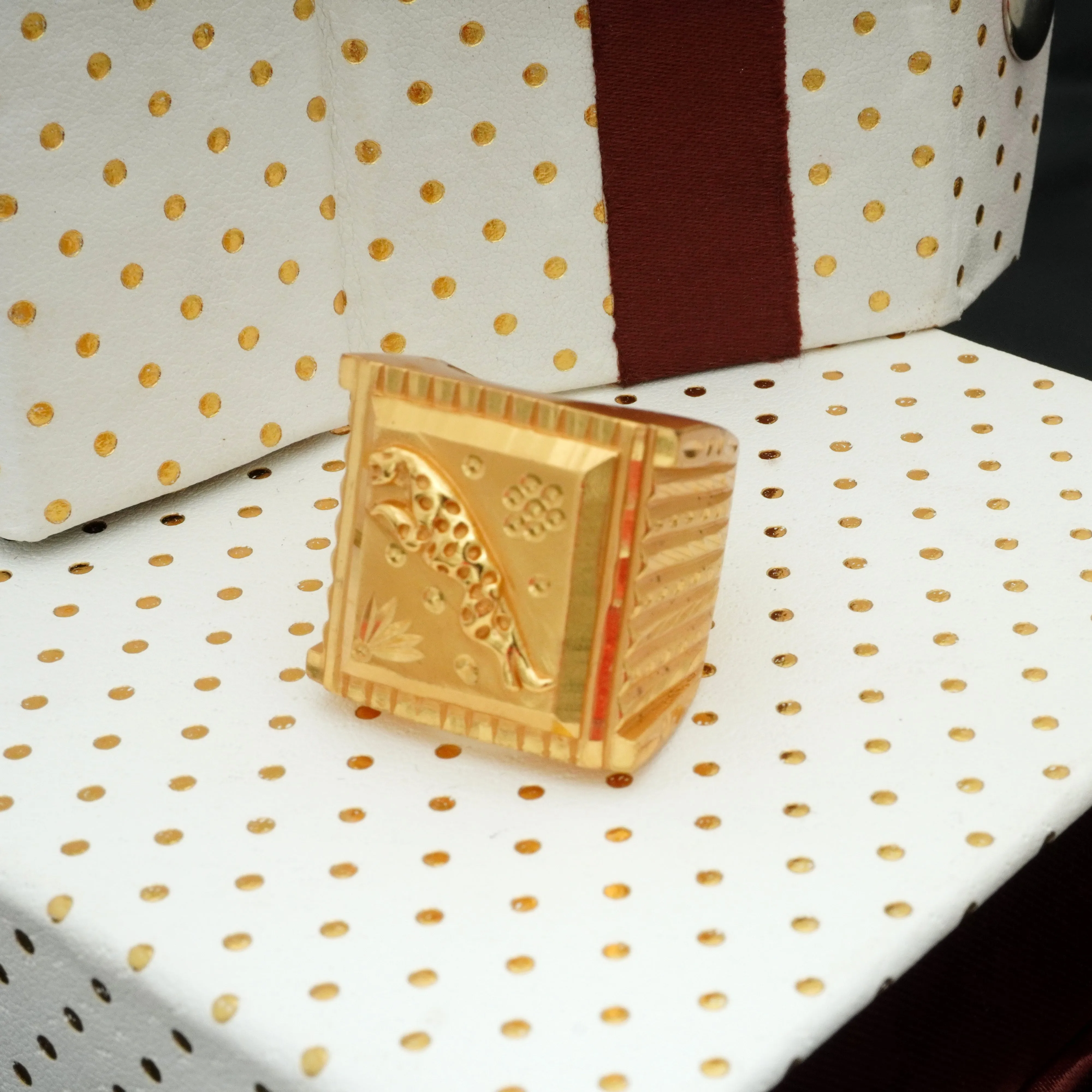 Freemen Golden Square Jaguar Ring  - FMRI05