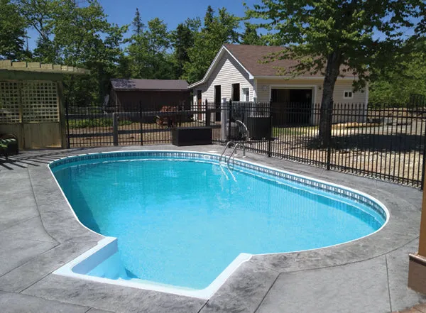 INGROUND OVAL POOL