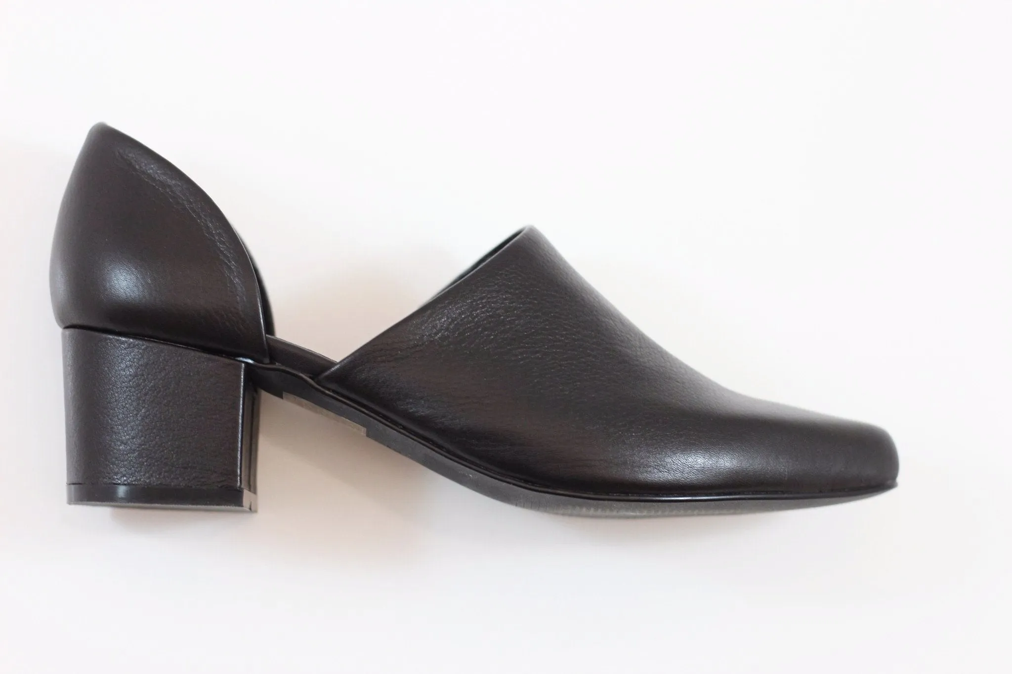 Intentionally Blank Women's Perf Hi Pump - Black Calf