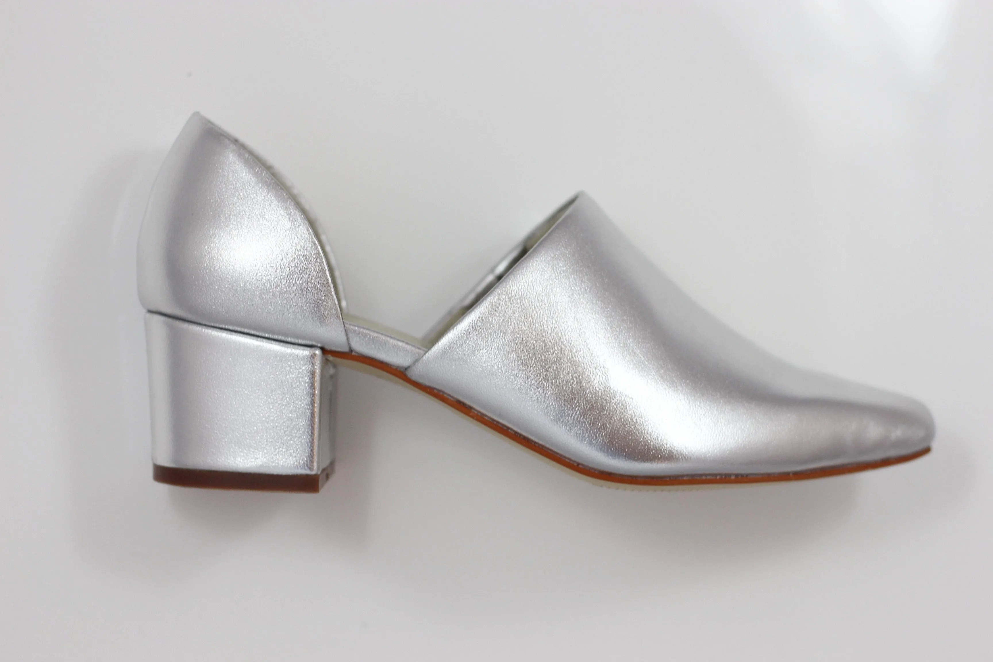 Intentionally Blank Women's Perf Hi Pump - Silver Metallic Leather